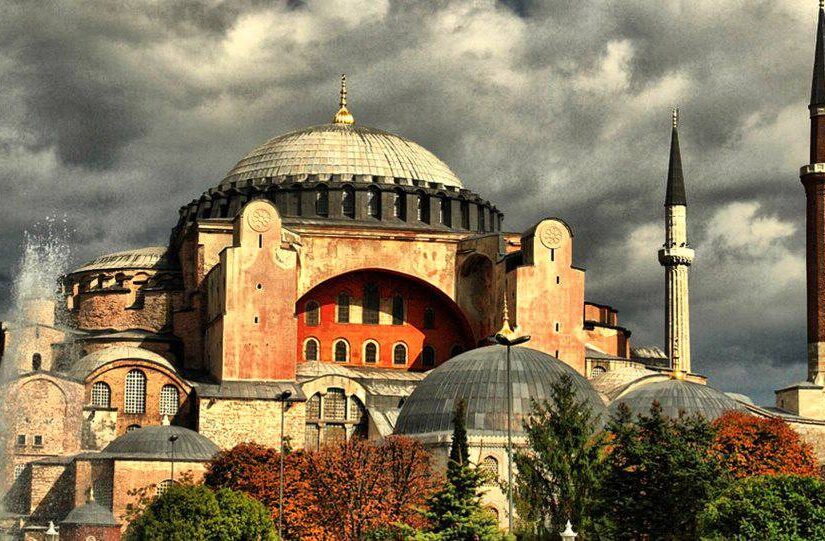 Στις 2 Ιουλίου η τουρκική “Δικαιοσύνη” αποφασίζει για την Αγιά Σοφιά… τζαμί;
