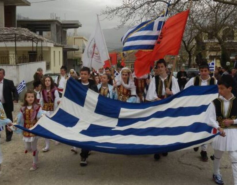 Αλβανία: Με εθνική υπερηφάνεια γιόρτασαν την 25η Μαρτίου οι Έλληνες