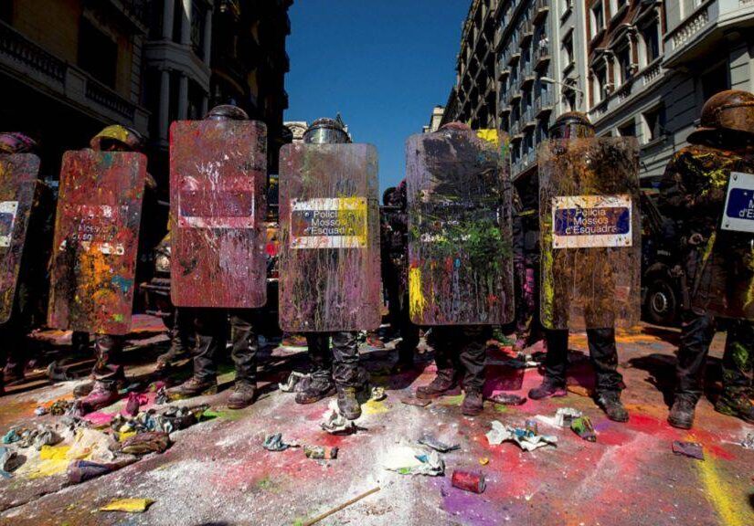 Ισπανία: Πέντε τραυματίες σε ταραχές σε διαδήλωση της ακροδεξιάς στη Βαρκελώνη