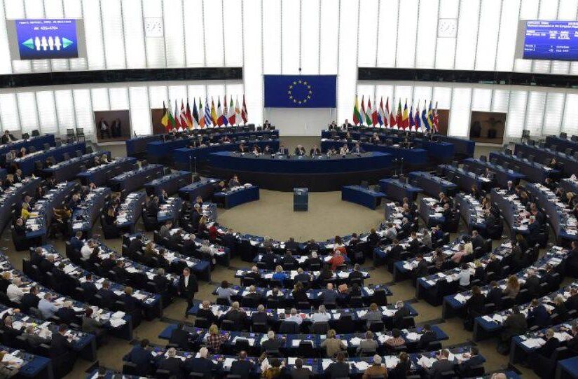 Το Ευρωπαϊκό Κοινοβούλιο εκτιμά ότι η Ρωσία δεν μπορεί να είναι πλέον «στρατηγικός εταίρος» της Ε.Ε.
