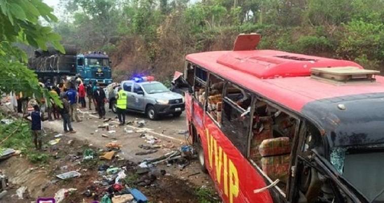 Γκάνα: Τουλάχιστον 60 νεκροί από σύγκρουση λεωφορείων