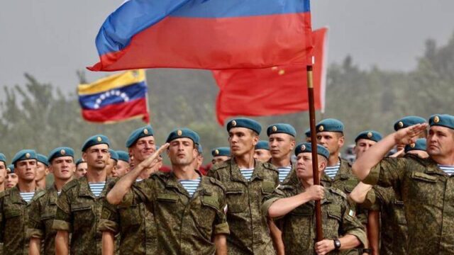 ΗΠΑ: Ο Τραμπ λέει στη Μόσχα να αποσύρει τα στρατεύματα της από την Βενεζουέλα