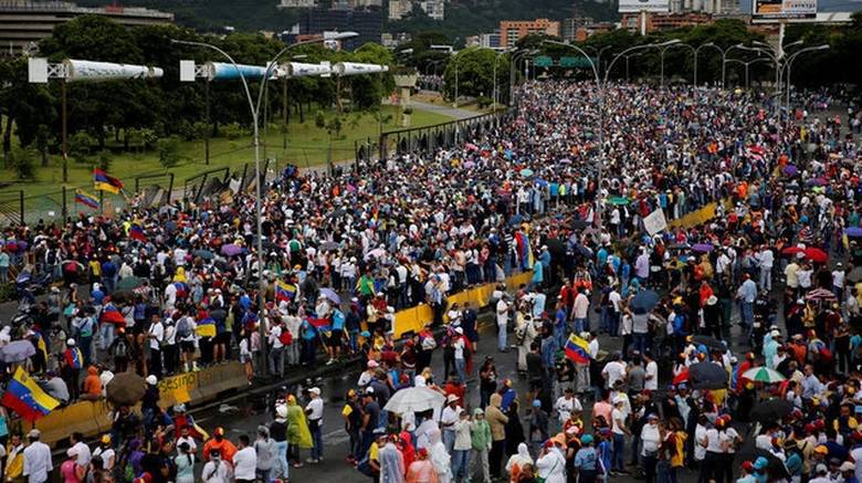 Βενεζουέλα: Αντικυβερνητική και φιλοκυβερνητική συγκέντρωση ταυτόχρονα στο Καράκας