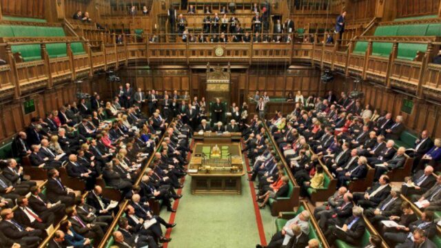 Brexit: Ξεκίνησε η ψηφοφορία στη Βουλή των Κοινοτήτων (upd.)