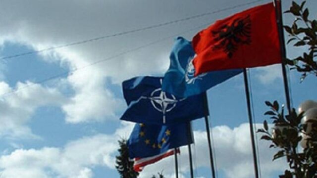 Συνάντηση Αμερικανού αντιπροέδρου- Αλβανού ΥΠΕΞ για ΝΑΤΟ