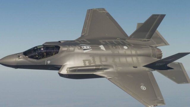 Reuters: Οι ΗΠΑ “παγώνουν” την παράδοση των μαχητικών F-35 στην Τουρκία