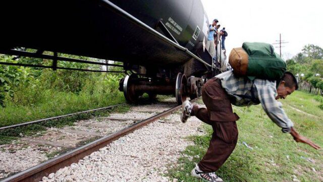 Μεξικό: Εκατοντάδες μετανάστες ανέβηκαν σε τρένο ελπίζοντας να φτάσουν στις ΗΠΑ
