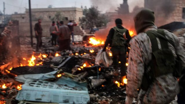 Συρία: Τουλάχιστον 15 νεκροί από έκρηξη στην αγορά της Τζισρ αλ-Σουγούρ
