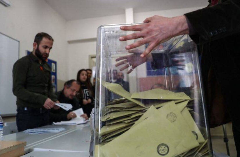 Μέχρι να νικήσει το κόμμα Ερντογάν θα μετράνε ψήφους στην Πόλη