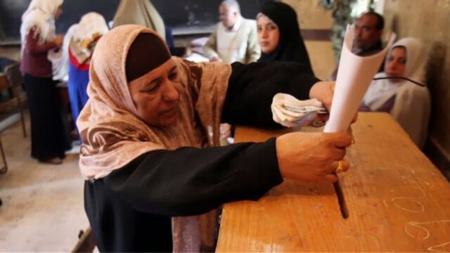 Αίγυπτος-δημοψήφισμα: Ψηφίζουν από το πρωί για 25 συνταγματικές μεταρρυθμίσεις