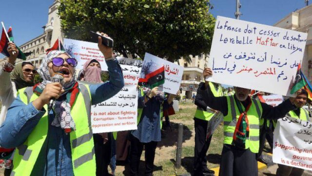 Κίτρινα Γιλέκα στην Τρίπολη, διαδήλωσαν ενάντια στον Χαφτάρ και την Γαλλία