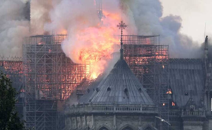 Το AfD καταγγέλλει τη βία κατά χριστιανών με αφορμή τη Notre Dame