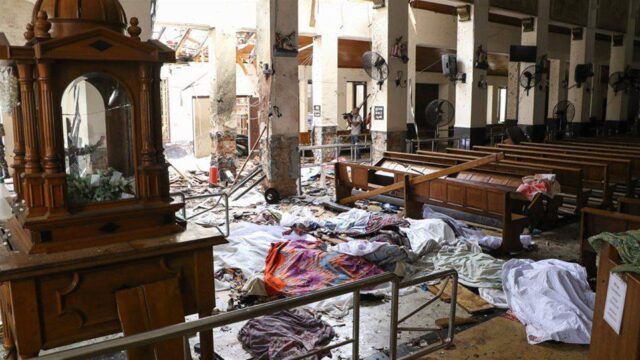 Σρι Λάνκα: Μια Βρετανίδα με τα δυο παιδιά της μεταξύ των νεκρών από τις εκρήξεις