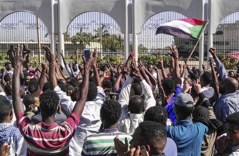 Σουδάν: Σε θέση μάχης ο στρατός μετά τις πολύνεκρες διαδηλώσεις