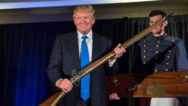 Τραμπ: Οι ΗΠΑ θα αποχωρήσουν από τη Συνθήκη για την Εμπορία Όπλων
