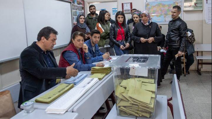 “Χαστούκι” σε Ερντογάν: ΟΧΙ γενική επανακαταμέτρηση ψήφων στην Πόλη
