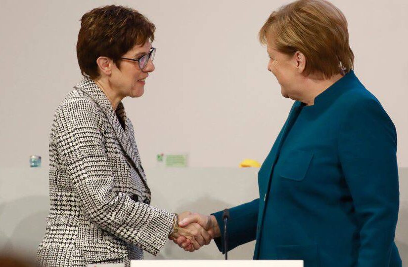 “Δεν υπάρχει ρήξη με την Μέρκελ”, λέει ο Γερμανίδα υπουργός Άμυνας