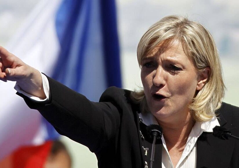 Γαλλία: Πρώτη η Λεπέν, κερδίζει τον Μακρόν με 0,9%