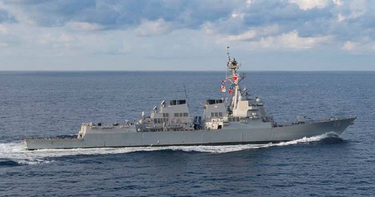 Αμερικανικό σκάφος στη Νότια Σινική θάλασσα, ναυτική επίδειξη στην Κίνα