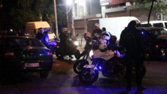 Αστυνομικός της ομάδας “Δίας” τραυματίστηκε από επίθεση αγνώστων στα Εξάρχεια