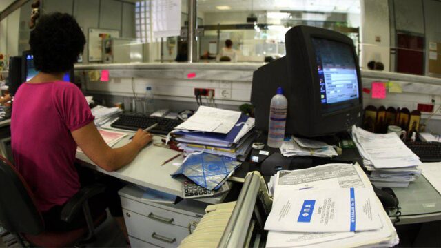 Τρεις χιλιάδες οφειλέτες υπέβαλαν αίτηση για τις 120 δόσεις τις πρώτες ώρες
