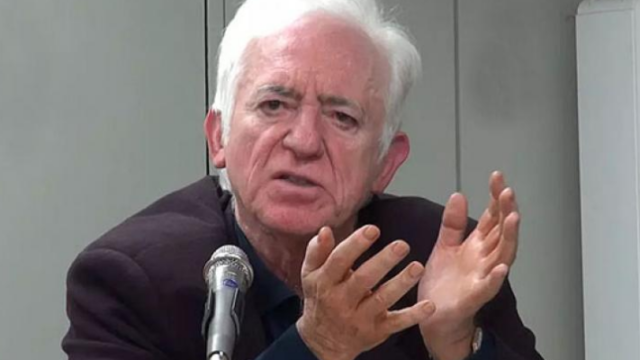 14 προσωπικότητες που στηρίζουν Γιώργο Καραμπελιά