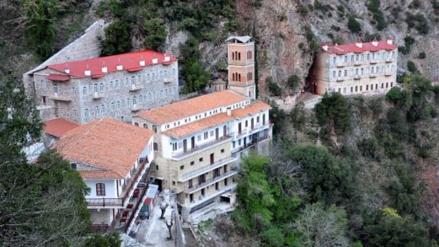 Συνελήφθη ιερόσυλος: Έκλεβε τάματα από την Προυσιώτισσα