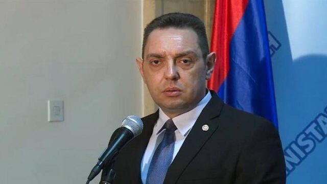 Σέρβος υπουργός Άμυνας: Αν δεν μας θέλει η Ευρώπη, υπάρχουν άλλοι που μας θέλουν