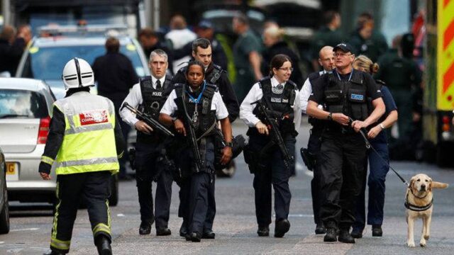 Επίθεση με μαχαίρι στο Λονδίνο – Έκλεισε ο σταθμός London Bridge