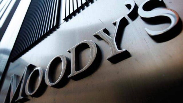 Moody’s: Το αξιόχρεο της Ελλάδας Β1 στηρίζεται από τη «μέτρια» οικονομική ισχύ της