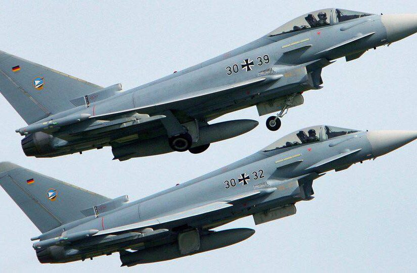 Σύγκρουση Eurofighter στον αέρα- Σώος πάνω σε δένδρο ο ένας πιλότος