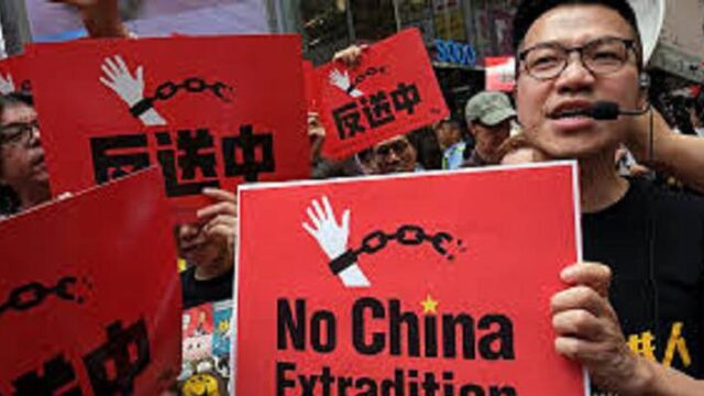 Παίρνει πίσω το νομοσχέδιο για τις εκδόσεις στην Κίνα το Χονγκ Κονγκ