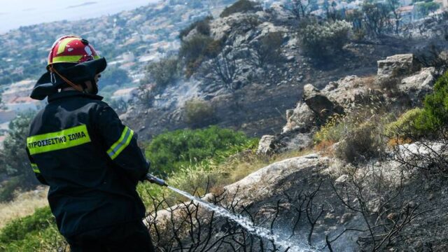 Υπό έλεγχο η πυρκαγιά στη Λευκάδα