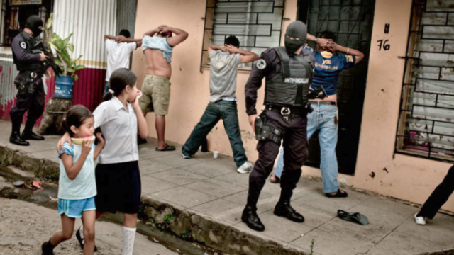 Ελ Σαλβαδόρ: Σύλληψη 22 πληρωμένων δολοφόνων… και αστυνομικοί