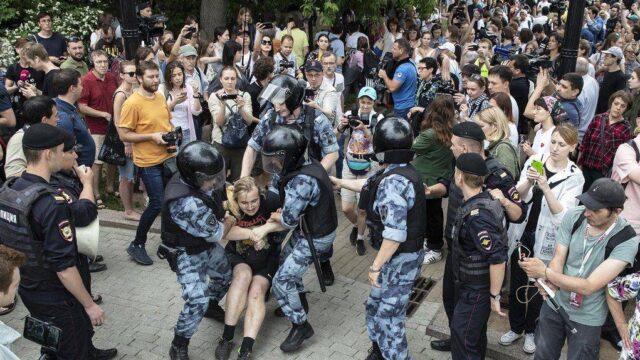 Ρωσία: Συλλήψεις αντιπολιτευόμενων κατά τη διάρκεια διαδήλωσης