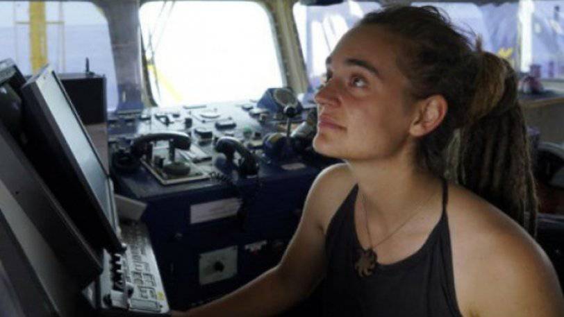 Ιταλία: Η Γερμανίδα πλοίαρχος Καρόλα Ρακέτε ενώπιον του δικαστηρίου