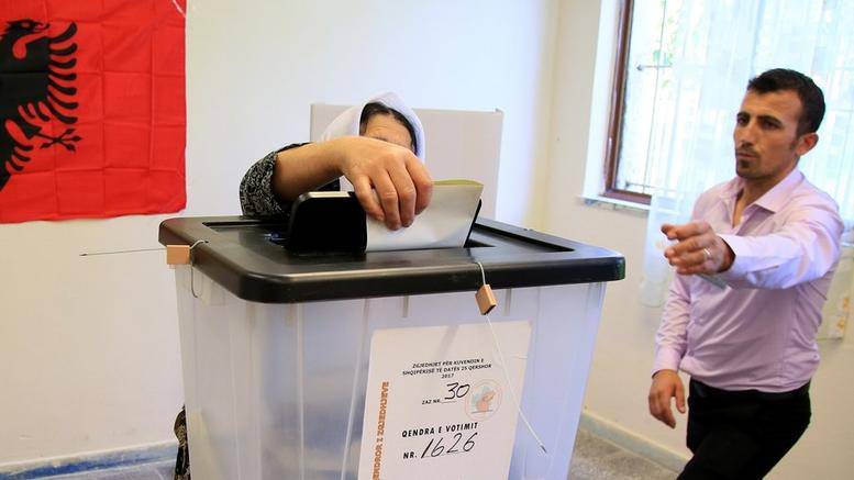 Συνεχίζεται η πολιτική αντιπαράθεση στην Αλβανία – Μεγάλη αποχή στις εκλογές
