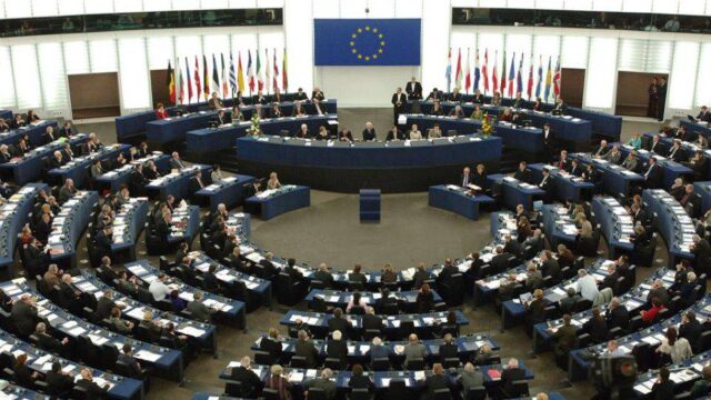 Ευρωκοινοβούλιο: Περισσότερες γυναίκες και ηλικίες από 21-82 ετών