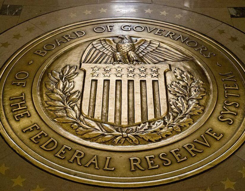 Σε μείωση επιτοκίων αναμένεται να προχωρήσει η Fed