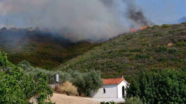 Απειλείται μοναστήρι από μεγάλη φωτιά στην Αργολίδα