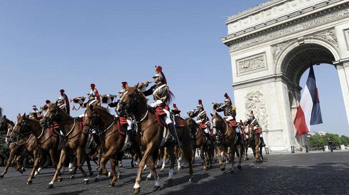 Με στρατιωτική παρέλαση τιμά η Γαλλία την εθνική της επέτειο