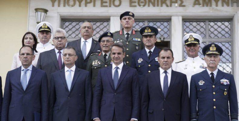 ΥΠΕΘΑ: Ο πρωθυπουργός εξήρε το αξιόμαχο των Ενόπλων Δυνάμεων