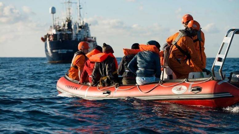 Ανατροπή σκάφους στην Τυνησία με 70 μετανάστες