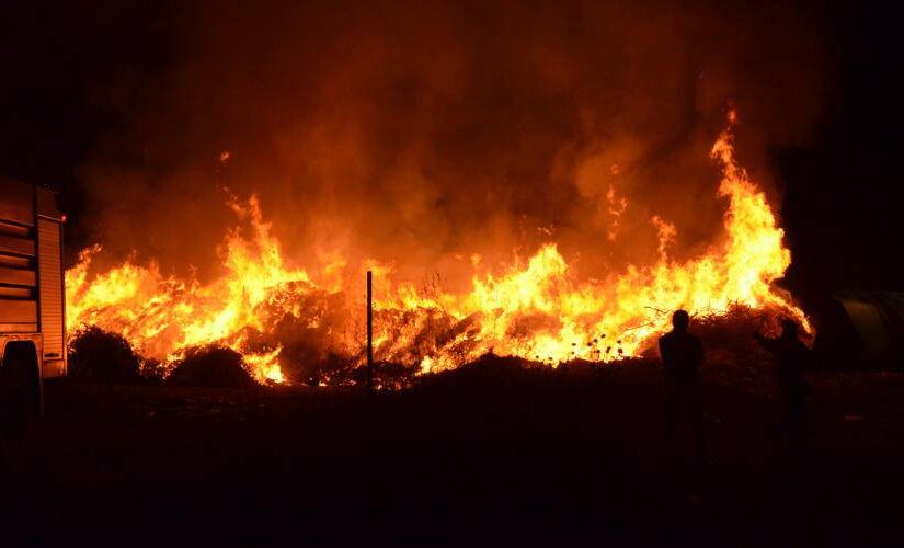 Σε κατάσταση έκτακτης ανάγκης περιοχές της Εύβοιας λόγω της πυρκαγιάς
