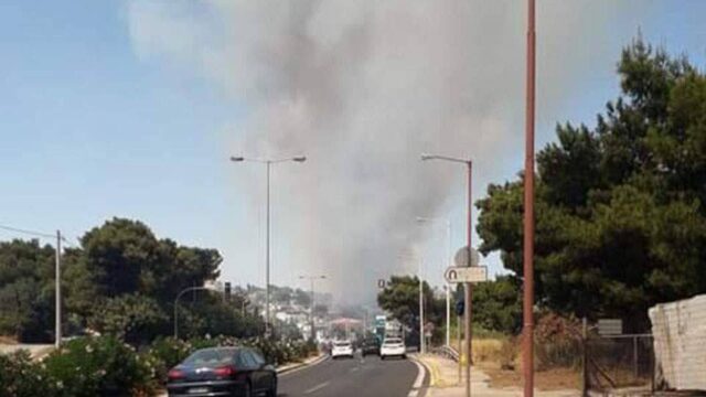 Φωτιά σε εξέλιξη στη Ραφήνα