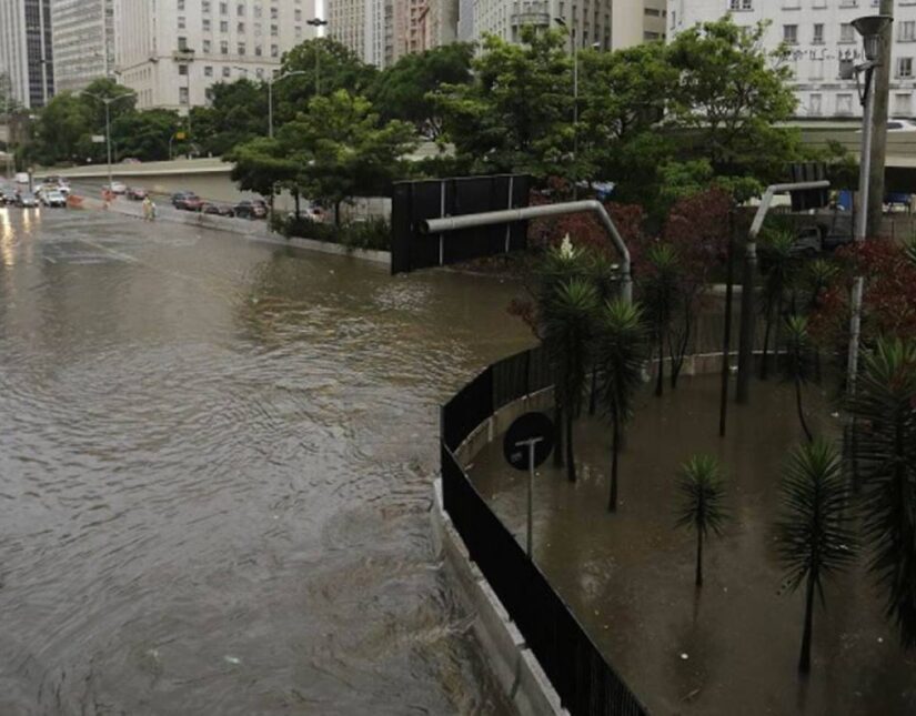 Στους 8 οι νεκροί στη Βραζιλία από τις βροχές