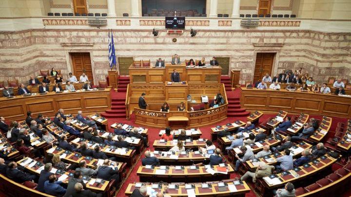 Κατά πλειοψηφία το «επιτελικό κράτος» – Για αντιμεταρρύθμιση κάνει λόγο ο ΣΥΡΙΖΑ