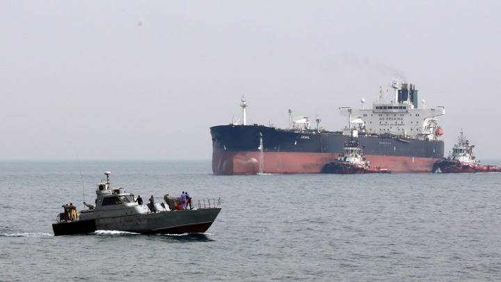 Οι Φρουροί της Επανάστασης συνέλαβαν ξένο δεξαμενόπλοιο στο Ιράν