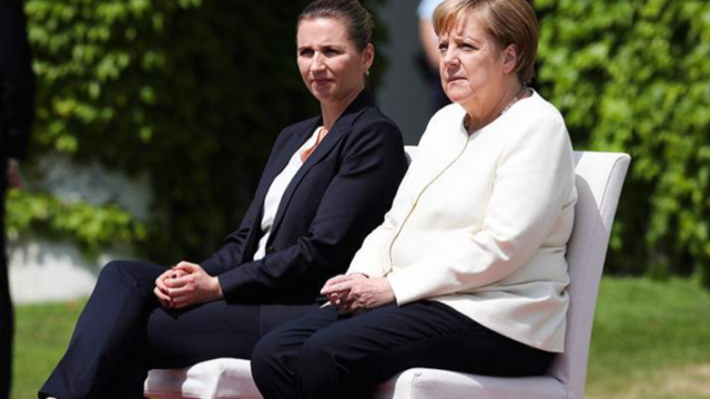 Καθιστή η Μέρκελ στο Βερολίνο μετά τα «επεισόδια τρόμου»