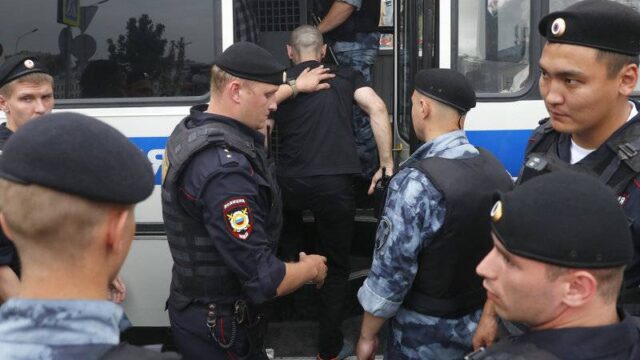 Η ρώσικη αστυνομία συνέλαβε δεκάδες διαδηλωτές της αντιπολίτευσης